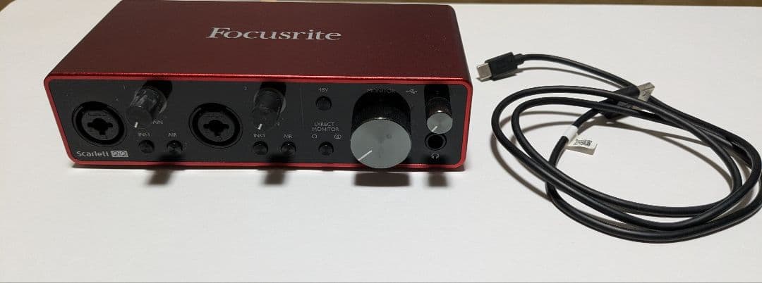 Focusrite オーディオインターフェース Scarlet　2i2 赤