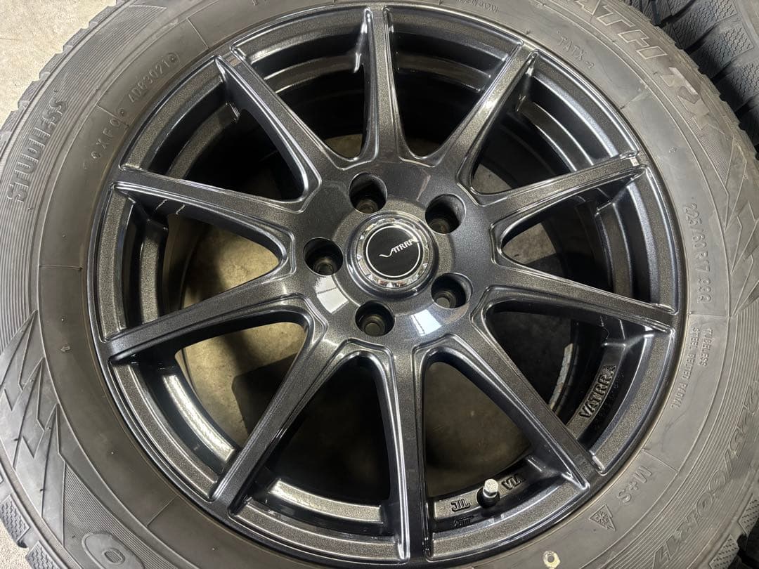 アルファードヴェルファイア　225/60R17 トーヨーウィンタートランパスTX