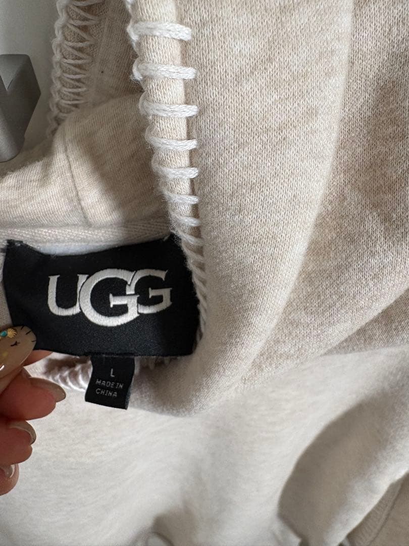 UGG クラシックフーディ　パーカー サンドヘザー
