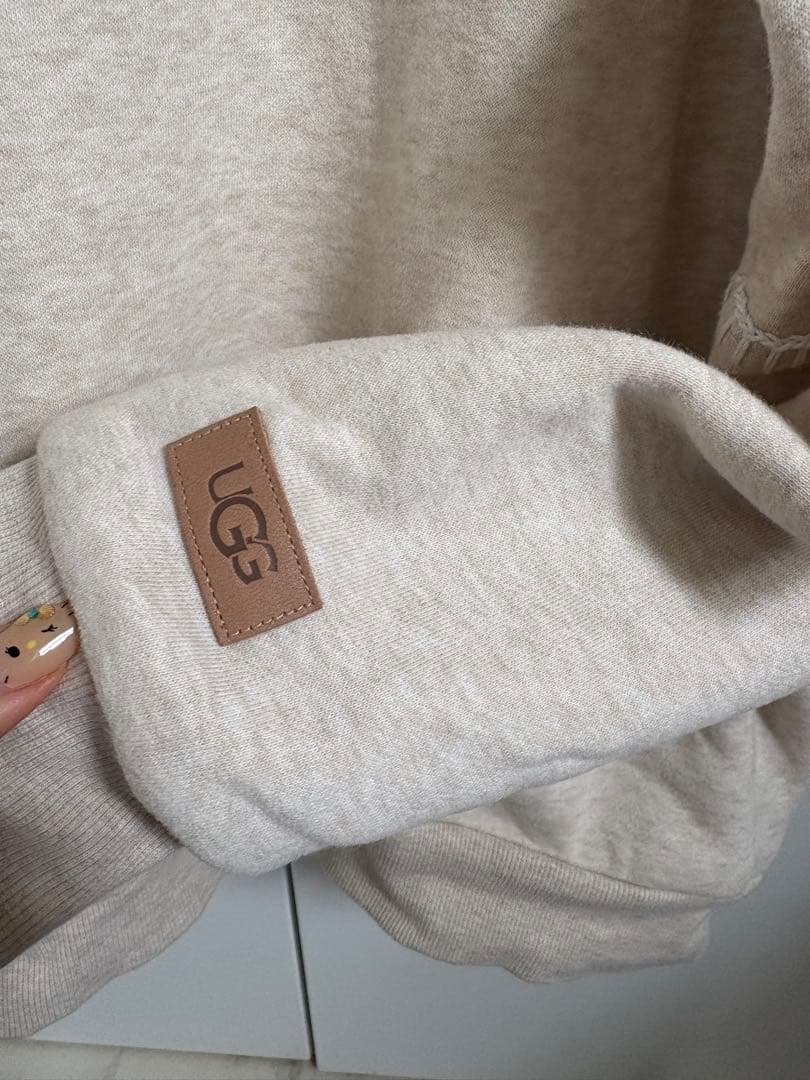 UGG クラシックフーディ　パーカー サンドヘザー