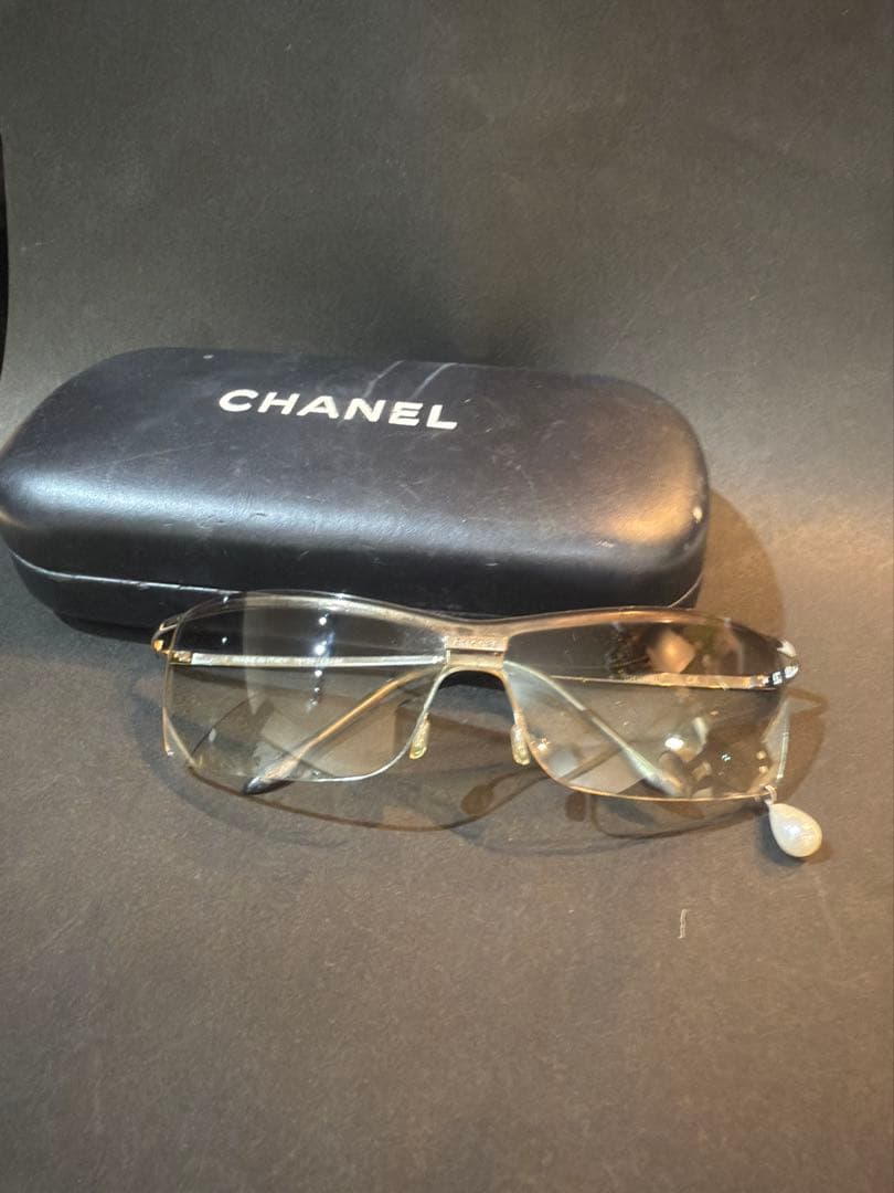 ヴィンテージCHANEL サングラスパール付 シルバー フレーム