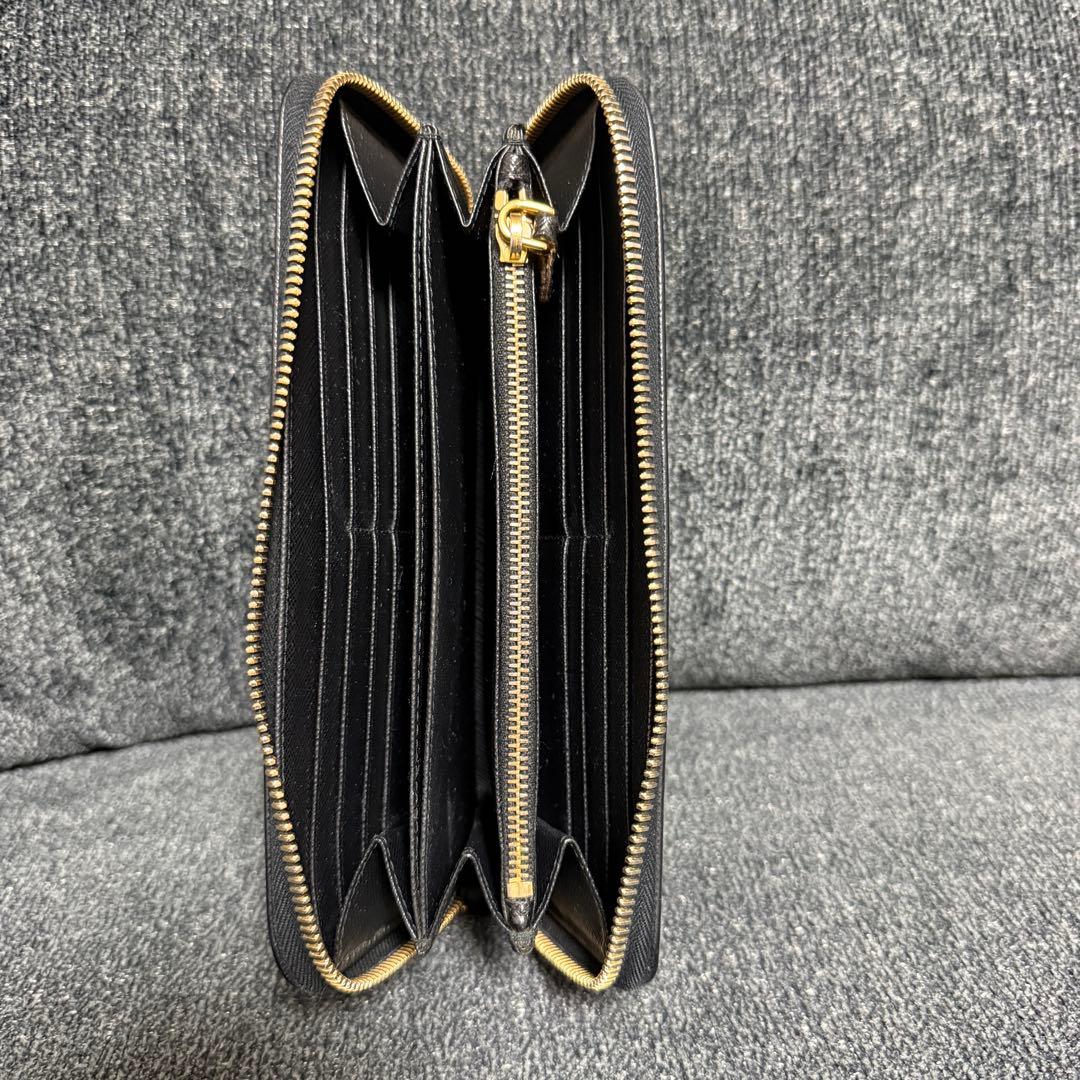 PRADA サフィアーノ長財布