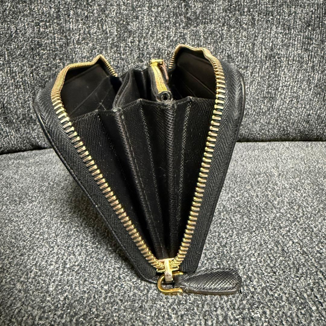 PRADA サフィアーノ長財布