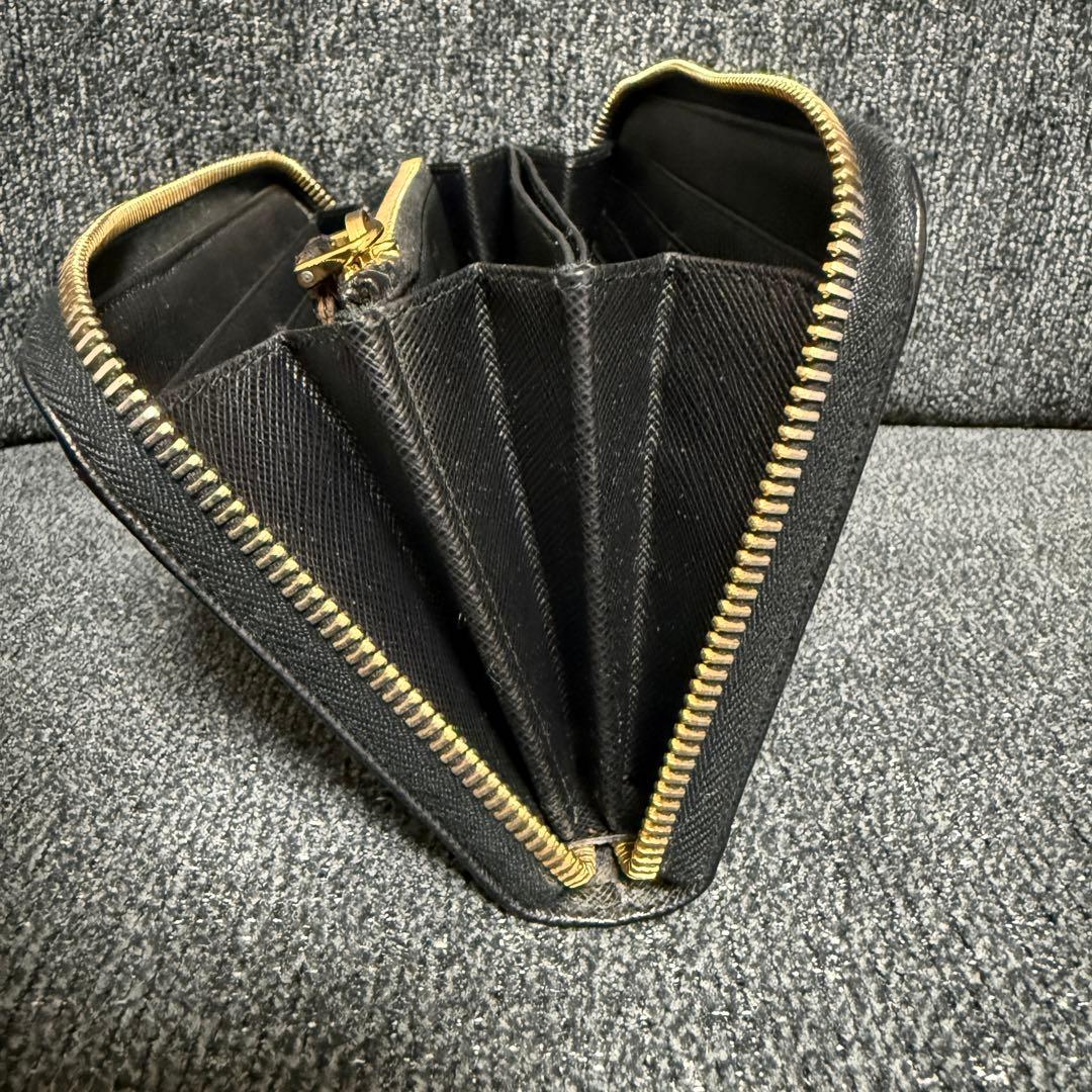 PRADA サフィアーノ長財布