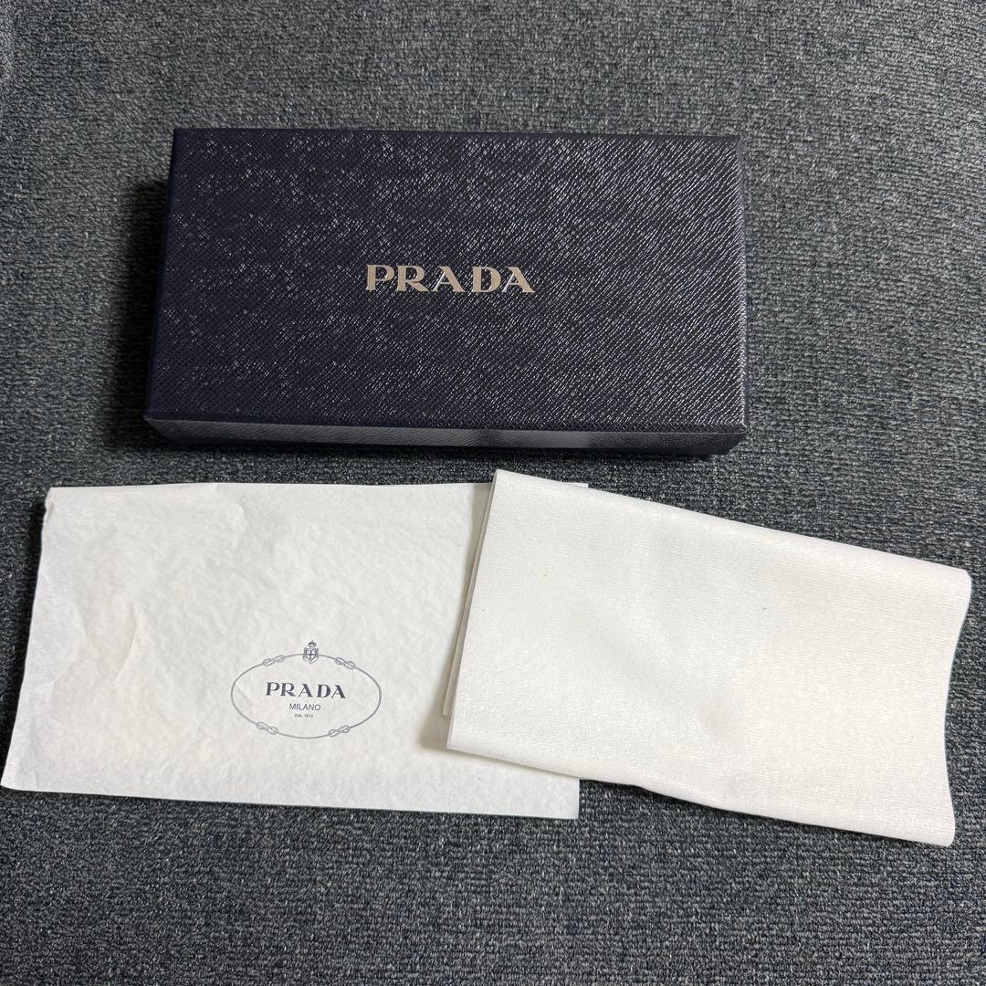 PRADA サフィアーノ長財布