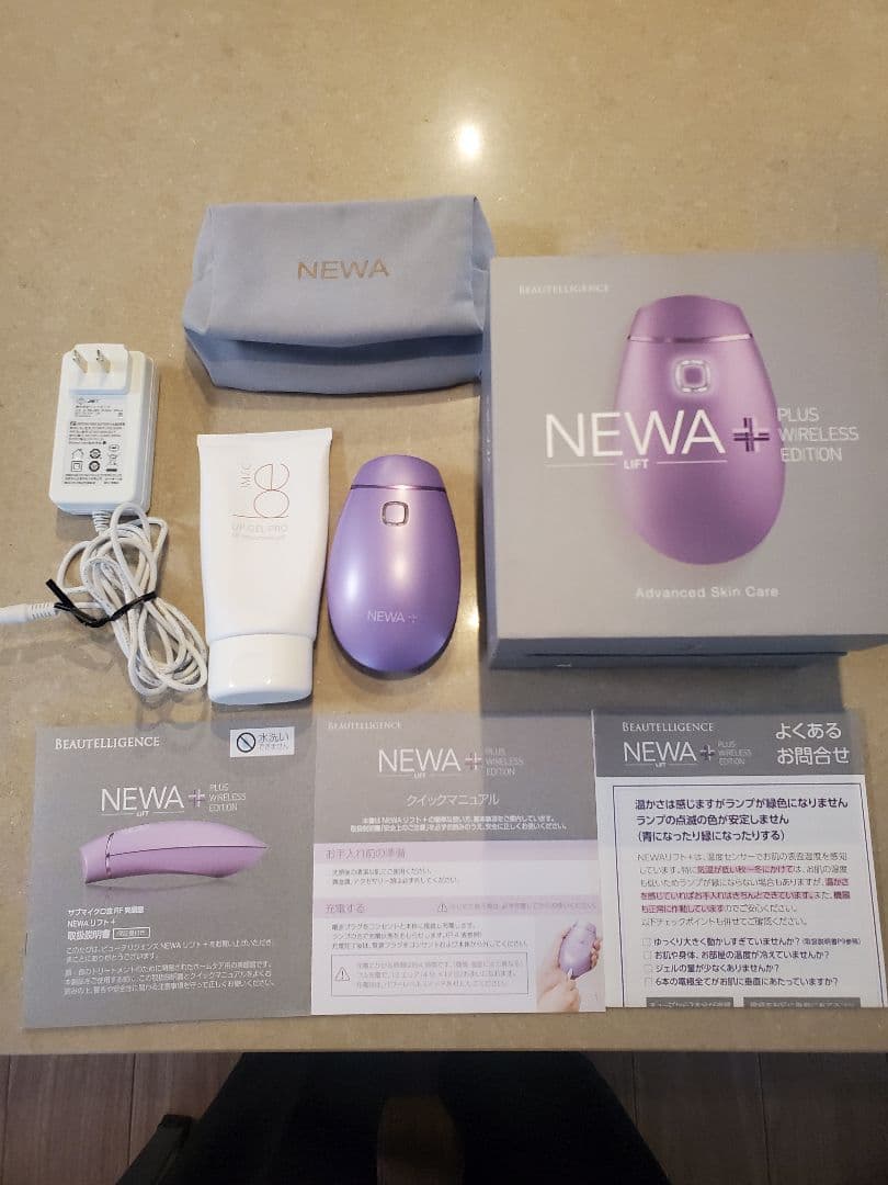 NEWAリフト　プラス　 美顔器