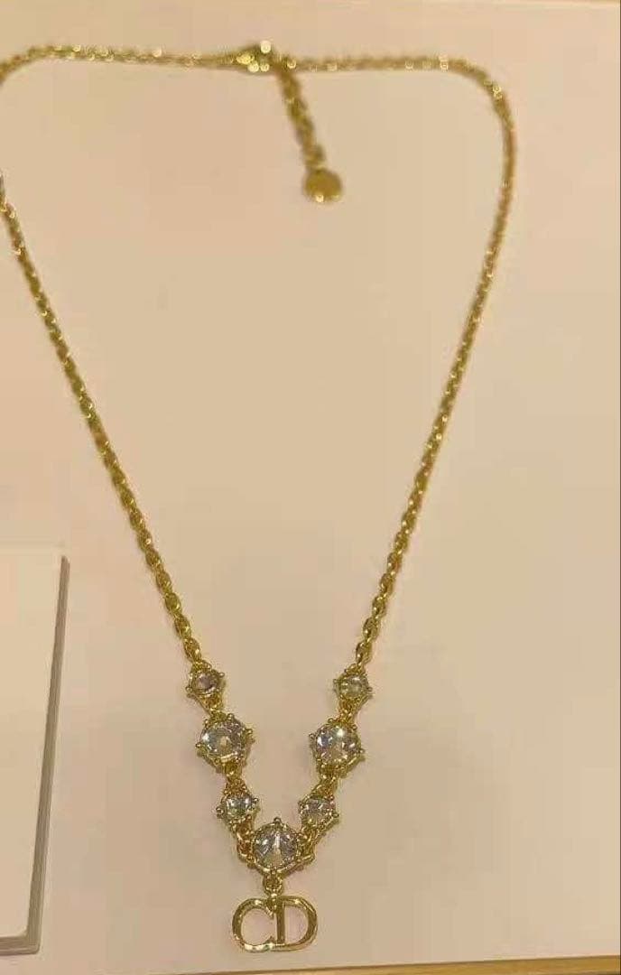 Dior ダイヤモンド ゴールド 冬のニットコーデ用ネックレス☆