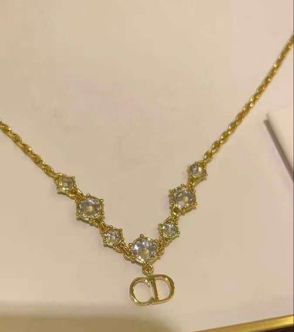 Dior ダイヤモンド ゴールド 冬のニットコーデ用ネックレス☆