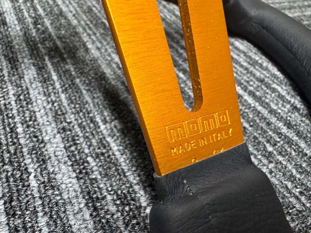 MOMO ステアリング DRIFTING 35Φ