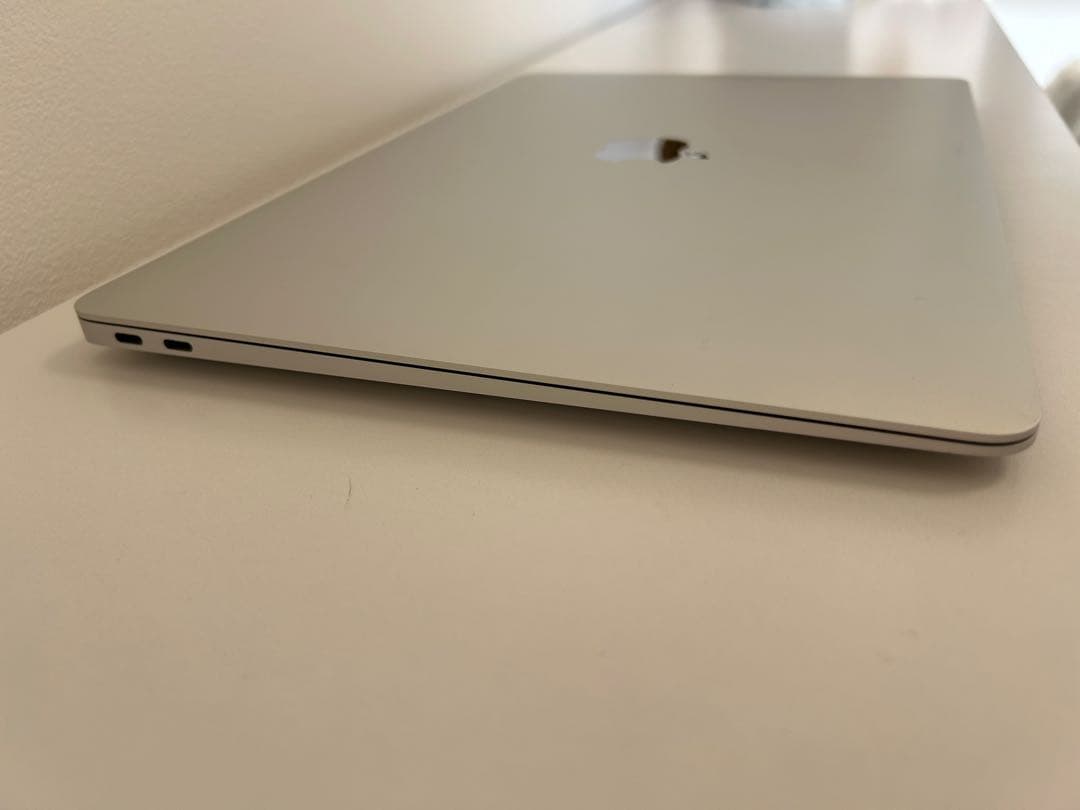 【美品】MacBook Air M1 2020 シルバー　8GB 256GB