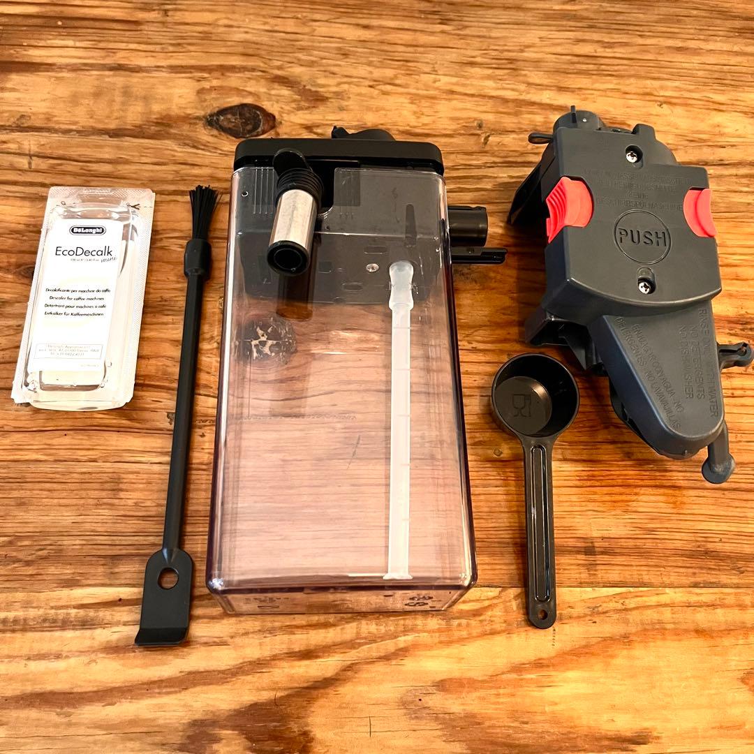 美品&値下げ！デロンギエレッタカプチーノ 全自動エスプレッソマシン