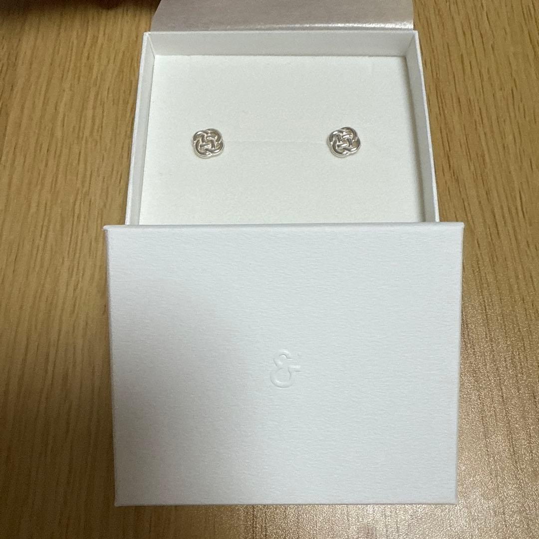 here's OUROBOROS SIGNET PIERCE シルバー ピアス