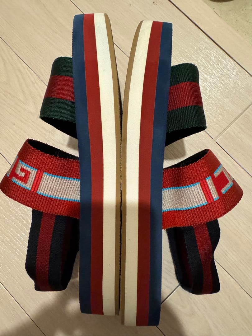 1/18まで値下げ　正規品　Gucci サンダル 赤/緑/紺
