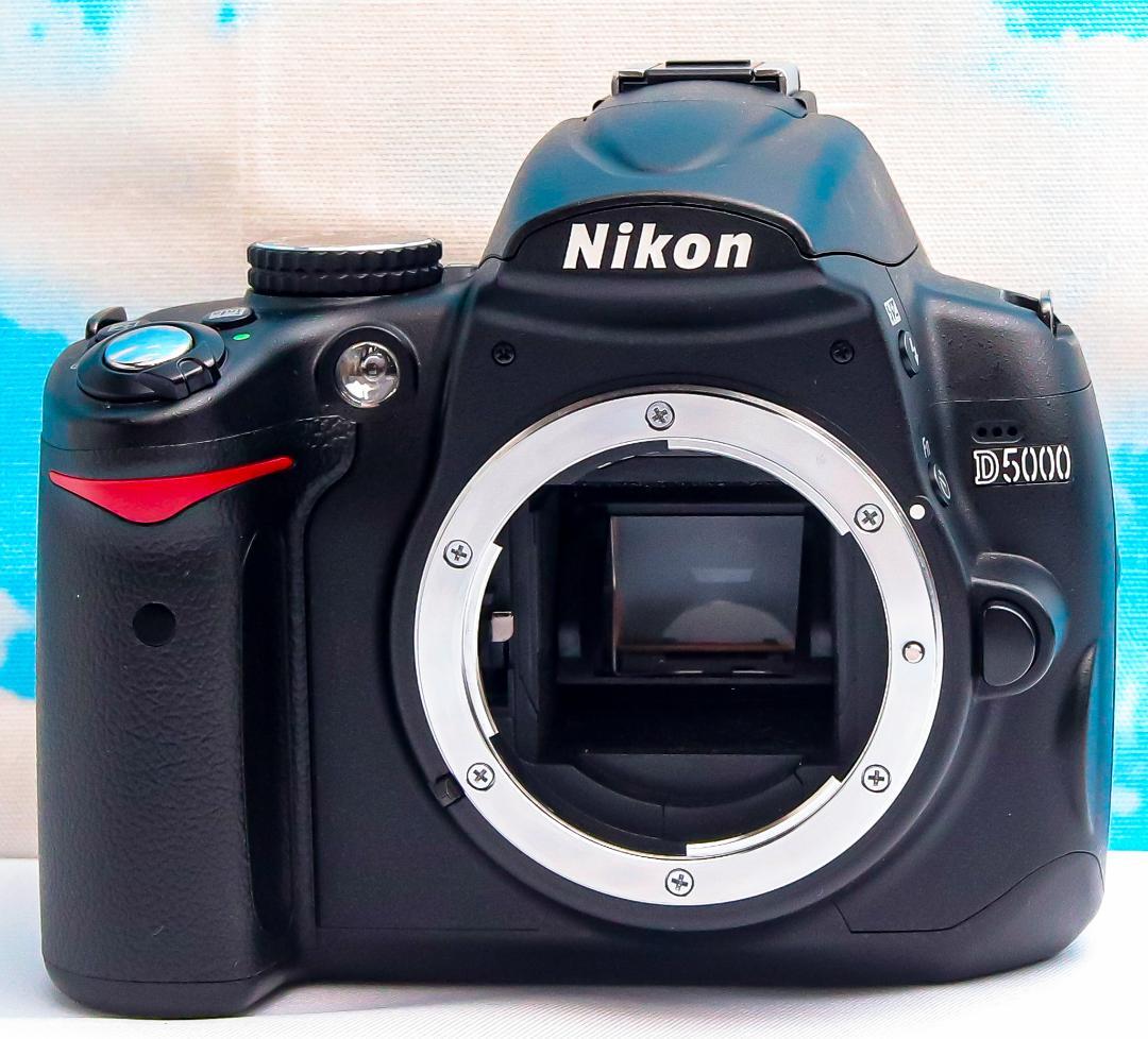 ニコン Nikon D5000⭐️スマホに転送OK⭐️自撮りラクラク⭐️即日発送