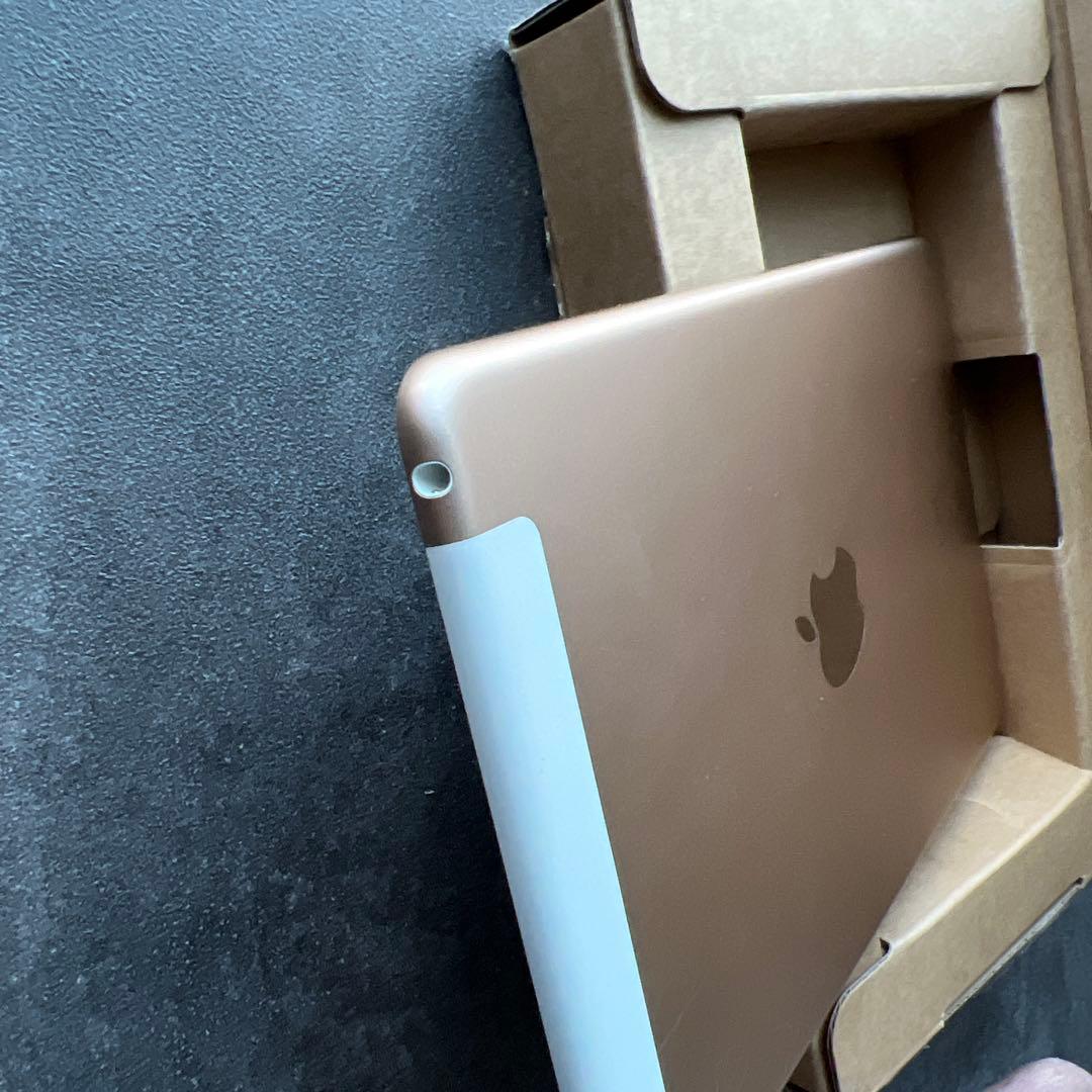 【超美品】 iPad mini 4 128 Wi-Fiセルラー バッテリー97%