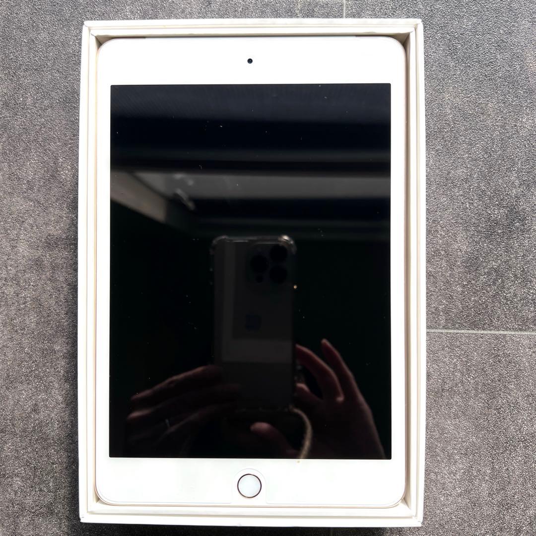 【超美品】 iPad mini 4 128 Wi-Fiセルラー バッテリー97%