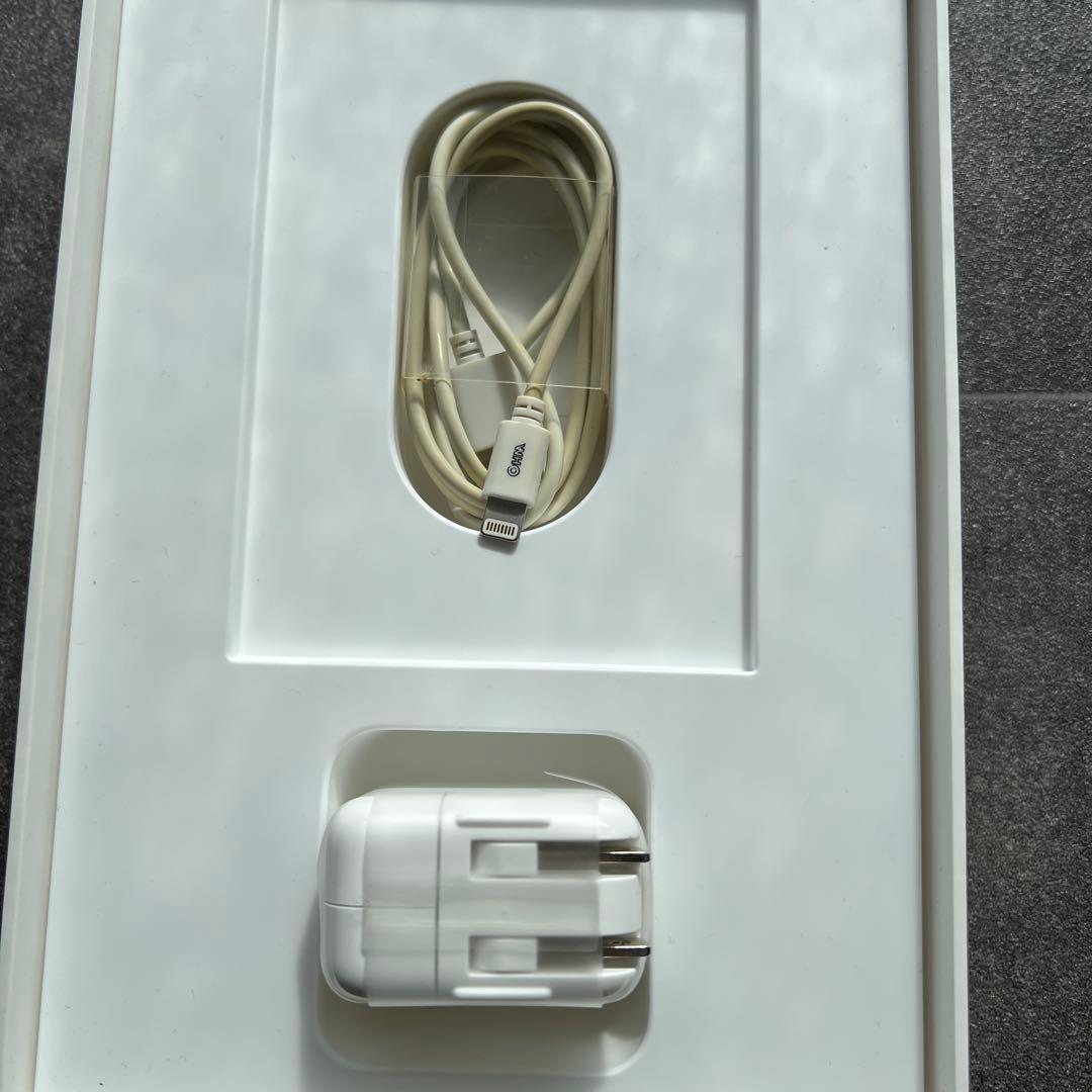 【超美品】 iPad mini 4 128 Wi-Fiセルラー バッテリー97%