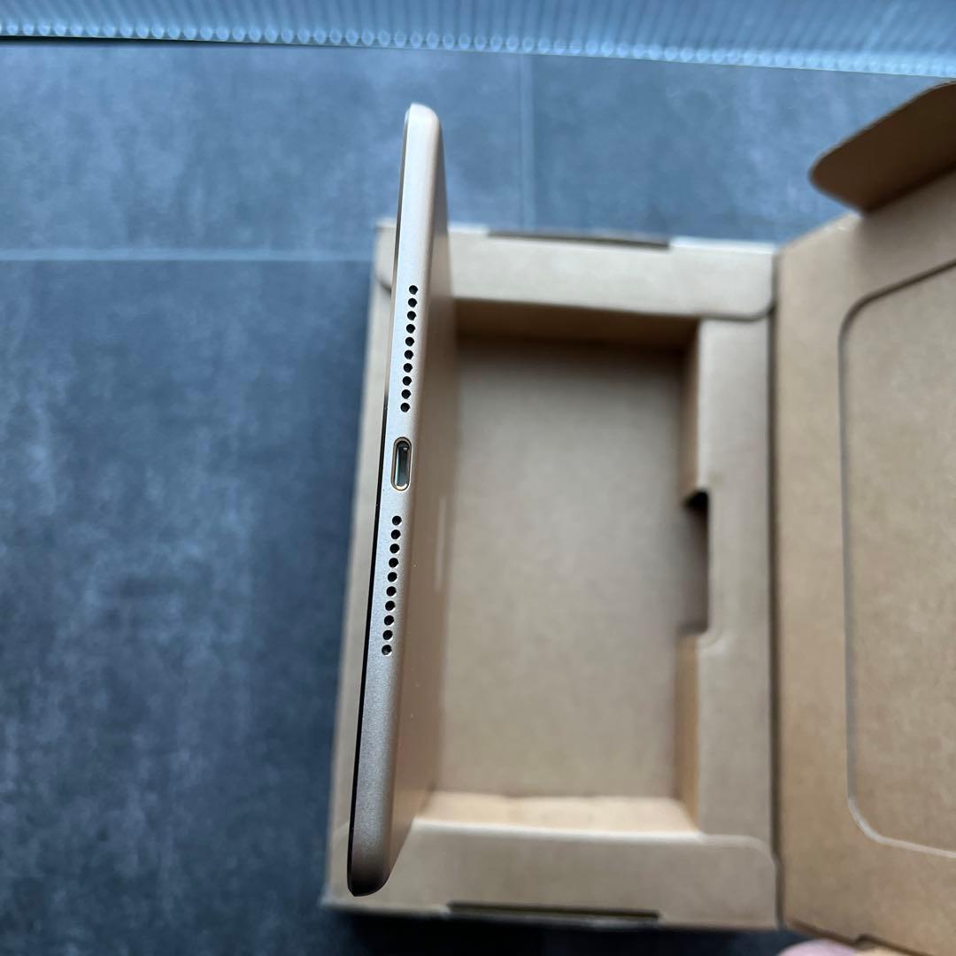 【超美品】 iPad mini 4 128 Wi-Fiセルラー バッテリー97%