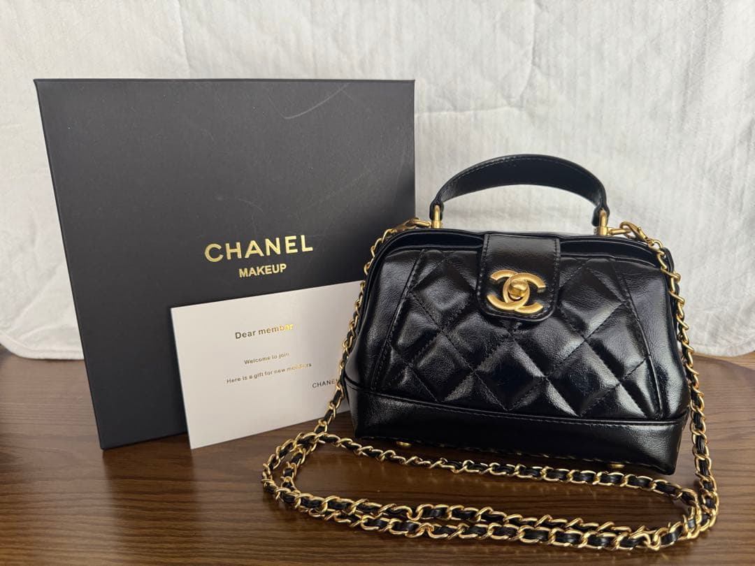 VIP限定 ノベルティ がま口ボストン型 ショルダーバッグ CHANEL