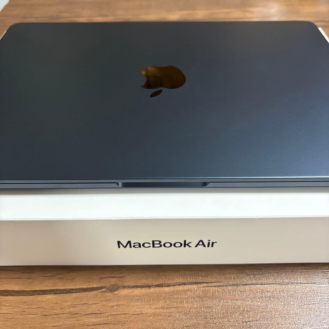 『タイムセール』MacBookAir 2022（メモリ8GB/SSD256GB）
