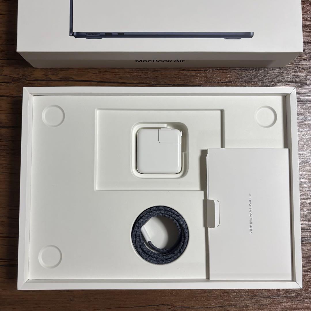 『タイムセール』MacBookAir 2022（メモリ8GB/SSD256GB）