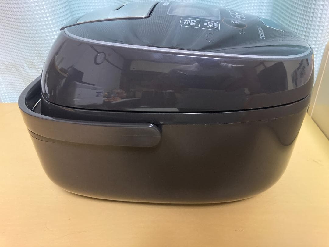 ★★TOSHIBA RC-10VRP 炊飯器 IH 5.5合 2020年製