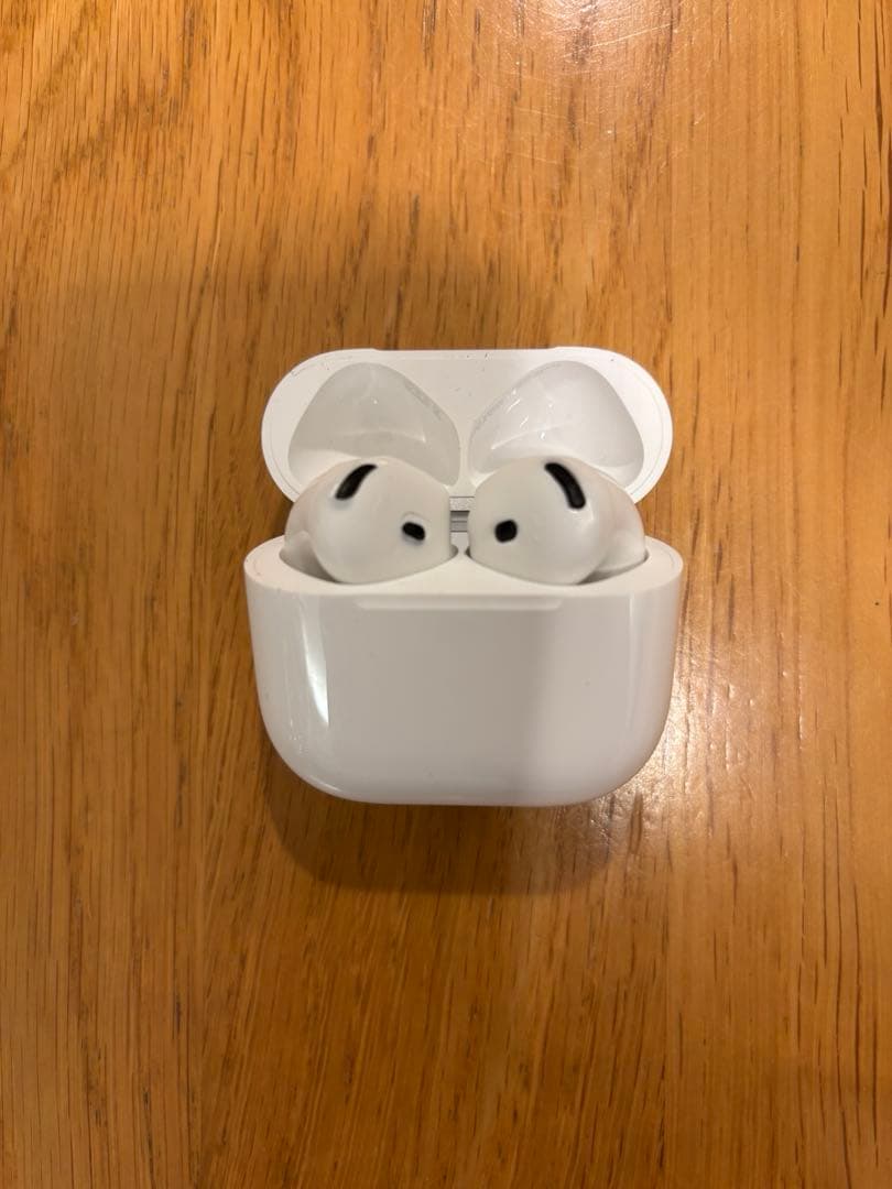 AirPods4本体 ホワイト 充電ケース付き