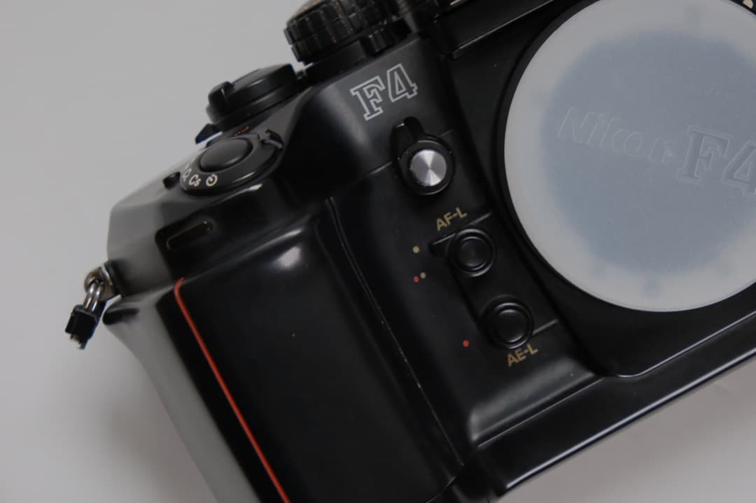美品 Nikon F4 動作確認済み フィルム一眼レフカメラ