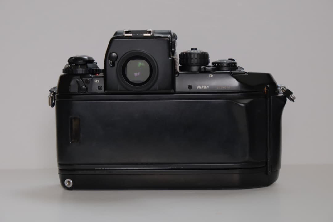 美品 Nikon F4 動作確認済み フィルム一眼レフカメラ