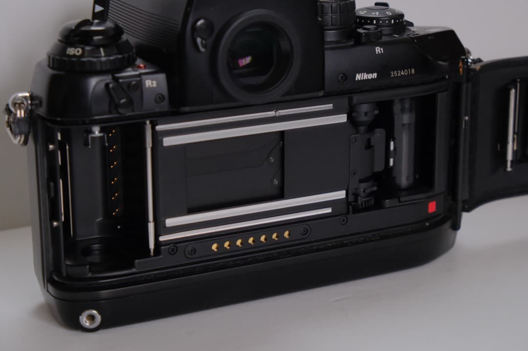 美品 Nikon F4 動作確認済み フィルム一眼レフカメラ