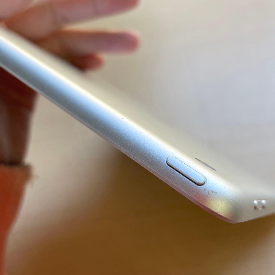 iPad 第6世代　A1893　Wi-Fiモデル　シルバー　32GB #5