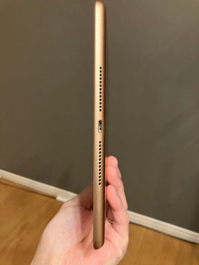 【美品】Apple iPad 第6世代 128GB ゴールド　Wi-Fiモデル