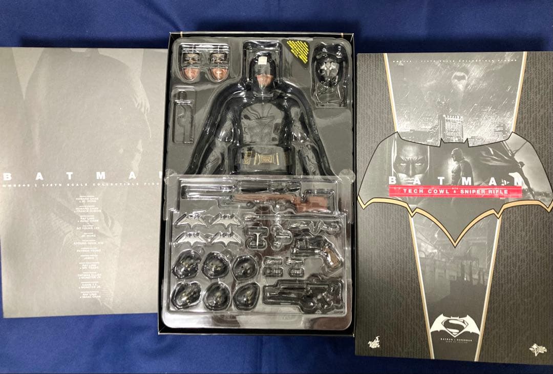 ホットトイズ　バットマン　テックカウル・ライフル付き　バットマンvsスーパーマン