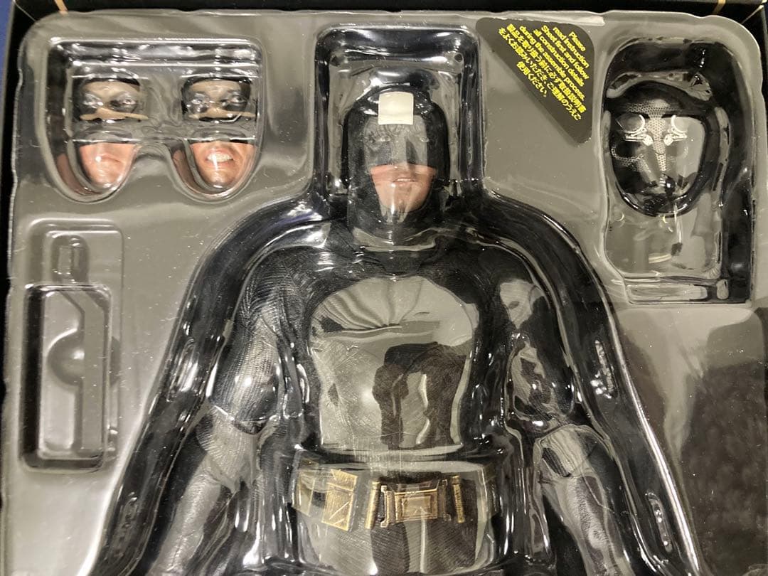 ホットトイズ　バットマン　テックカウル・ライフル付き　バットマンvsスーパーマン