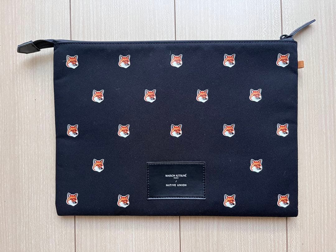 MAISON KITSUNE x NATIVE UNION タブレットケース