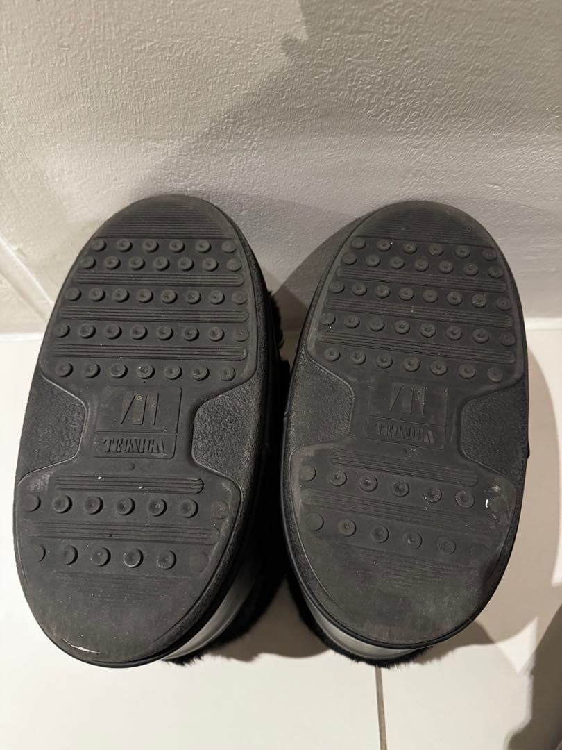 靴 MOON BOOT ICON LOW BLACK FAUX-FUR BOOTS