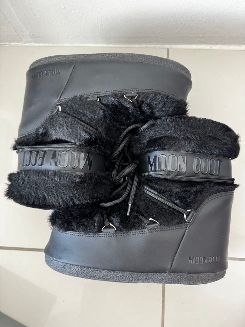 靴 MOON BOOT ICON LOW BLACK FAUX-FUR BOOTS