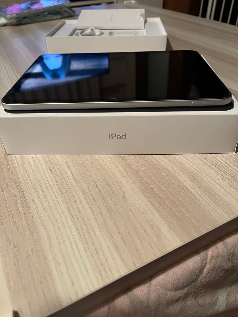 Apple iPad シルバー 本体128GB AppleCareあり