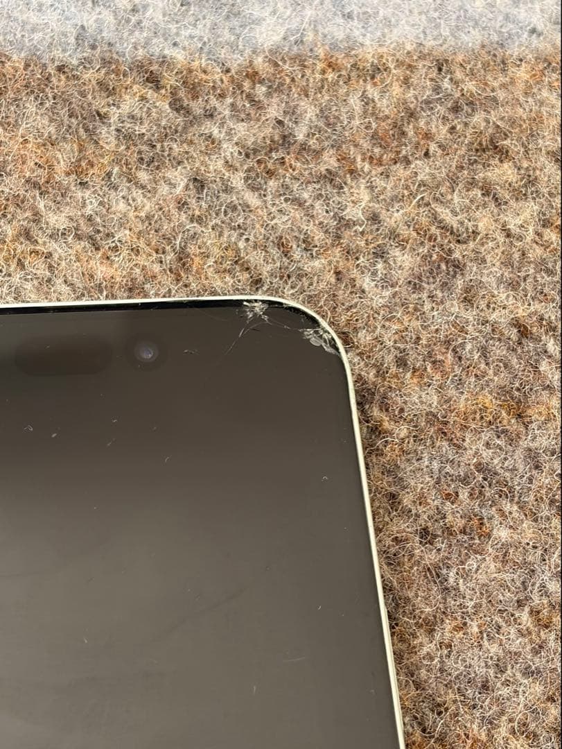 【画面割れのため破格】iPhone 15 256GB simフリー　動作確認済み