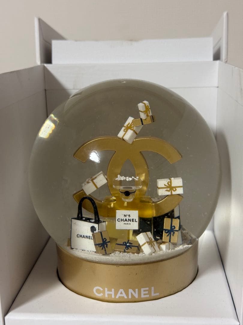Q*6様 シャネル 2023 クリスタルボール スノードーム ノベルティ ホリデ