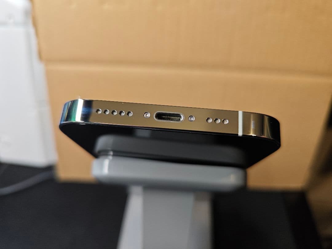 【極美品】iPhone 14 Pro ホワイト 本体