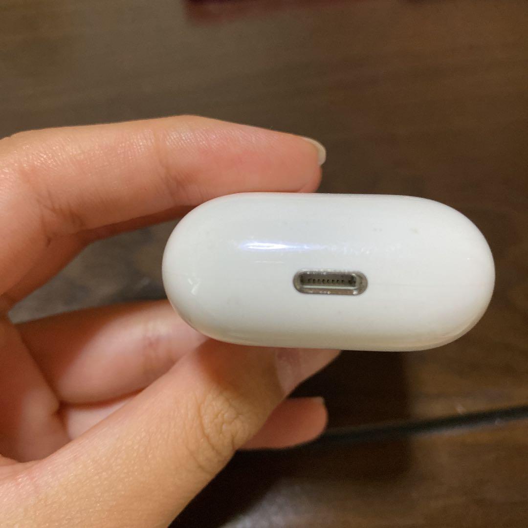 Apple AirPods 純正　充電器
