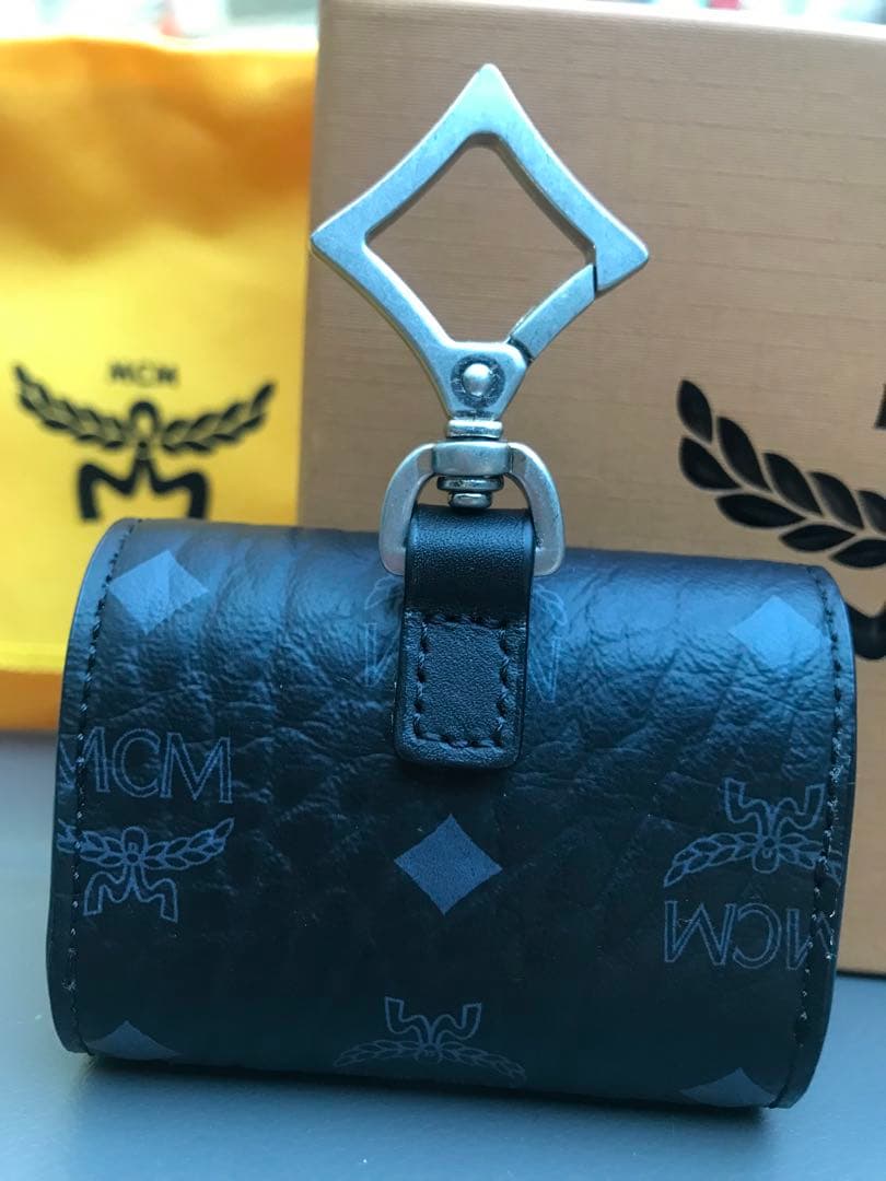 MCM 日本限定 クレヨンしんちゃん AirPods ケース シロ