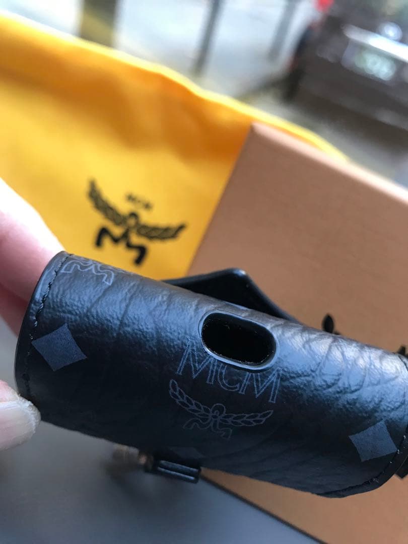 MCM 日本限定 クレヨンしんちゃん AirPods ケース シロ