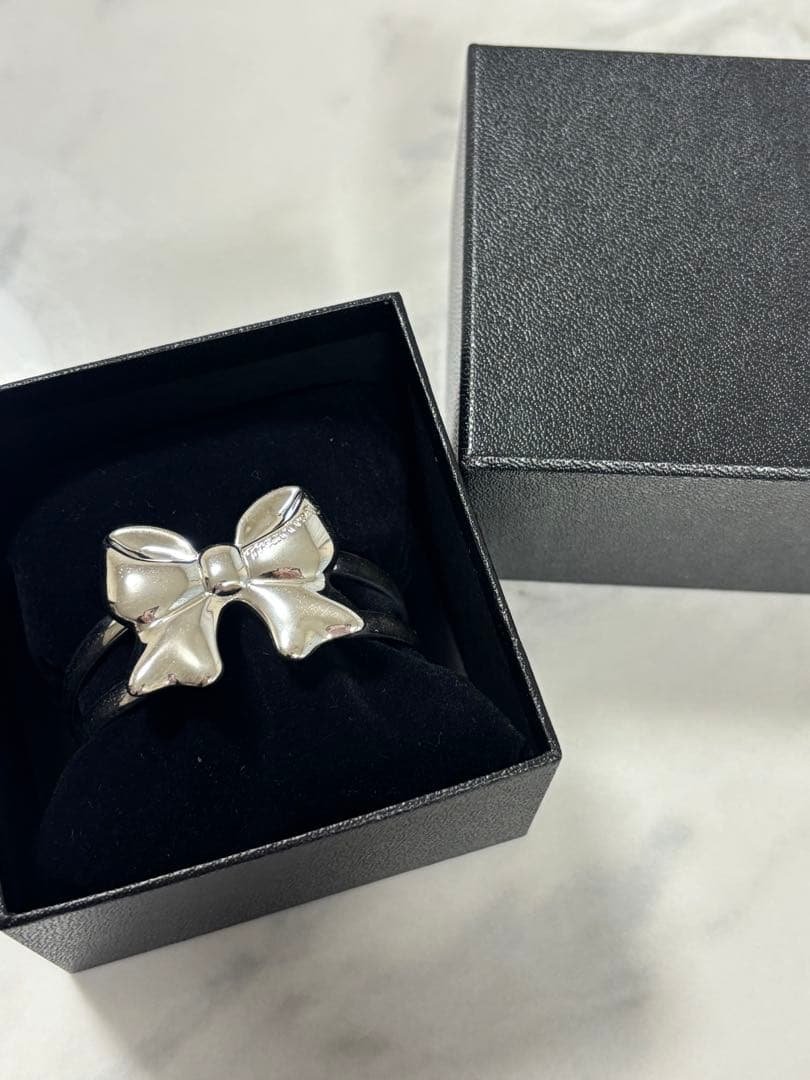 Treat Ürself ribbon bangle