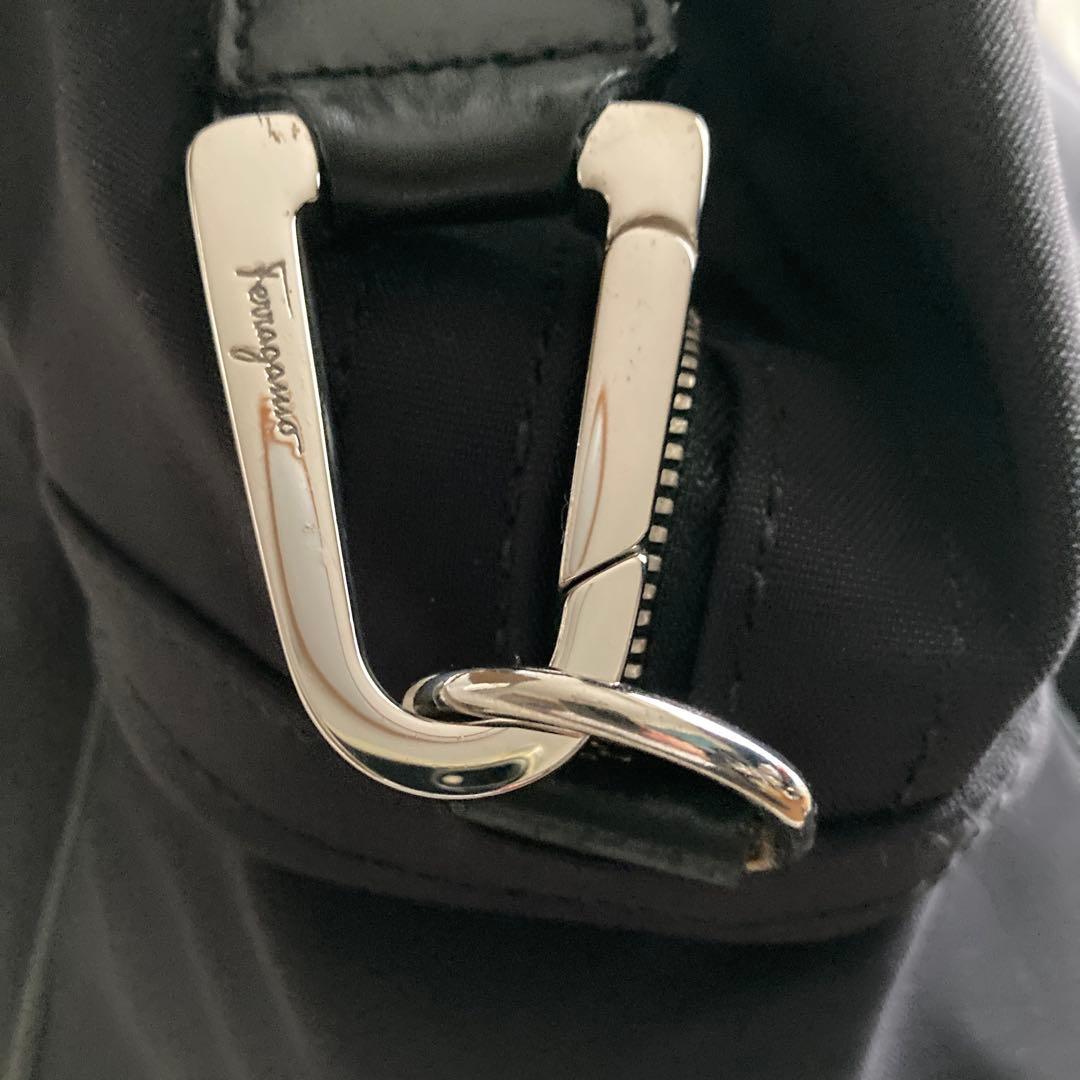 フェラガモ　2wayボストンバック　キャンバス／レザー　ロゴプレート　大容量