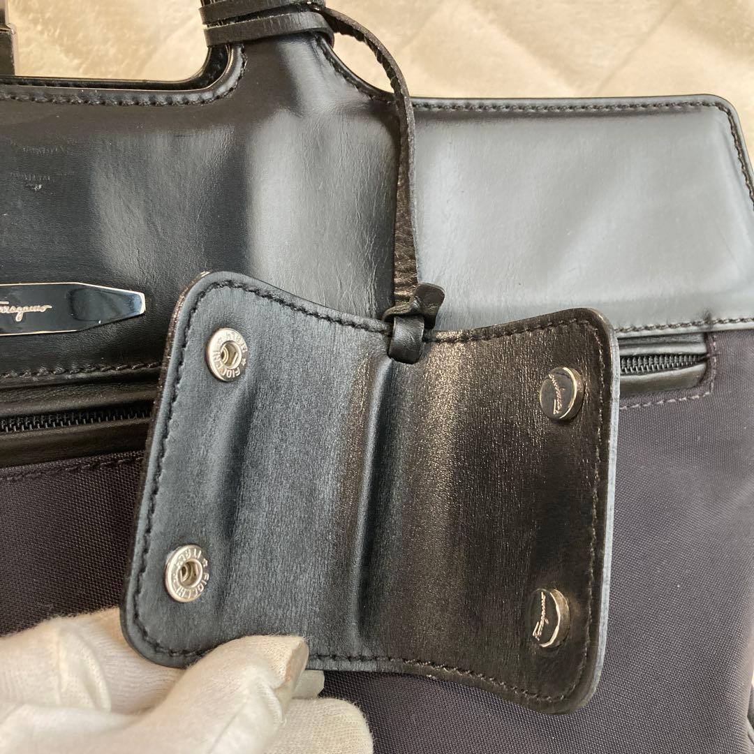 フェラガモ　2wayボストンバック　キャンバス／レザー　ロゴプレート　大容量