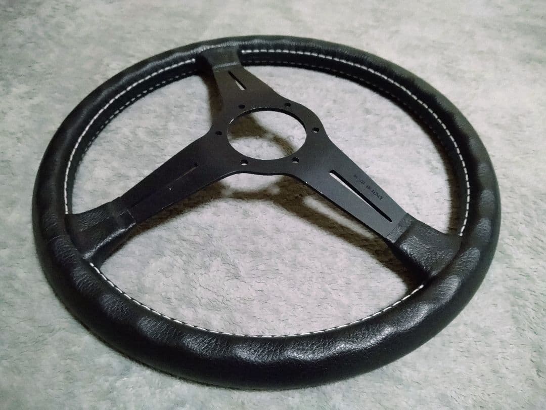 こっぺ　ナルディ　クラシック　革張り替え依頼品