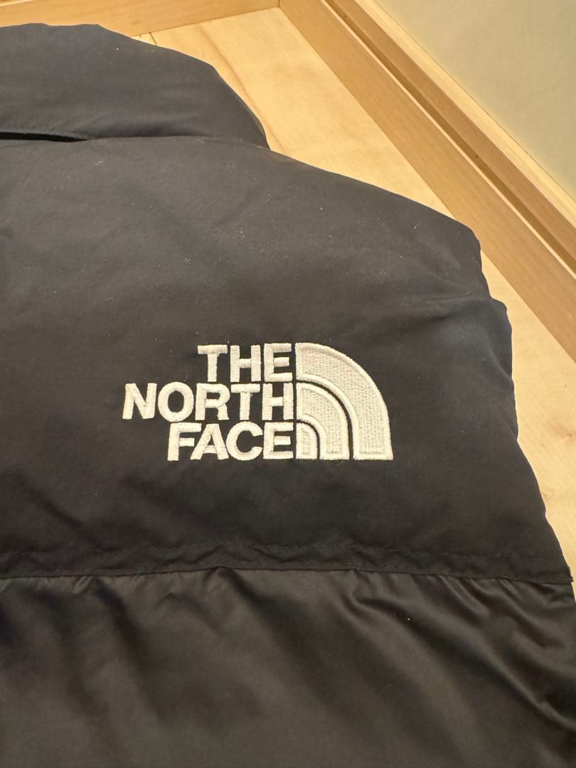 新品未使用。ザ・ノースフェイスヌプシベスト黒。 Sサイズ