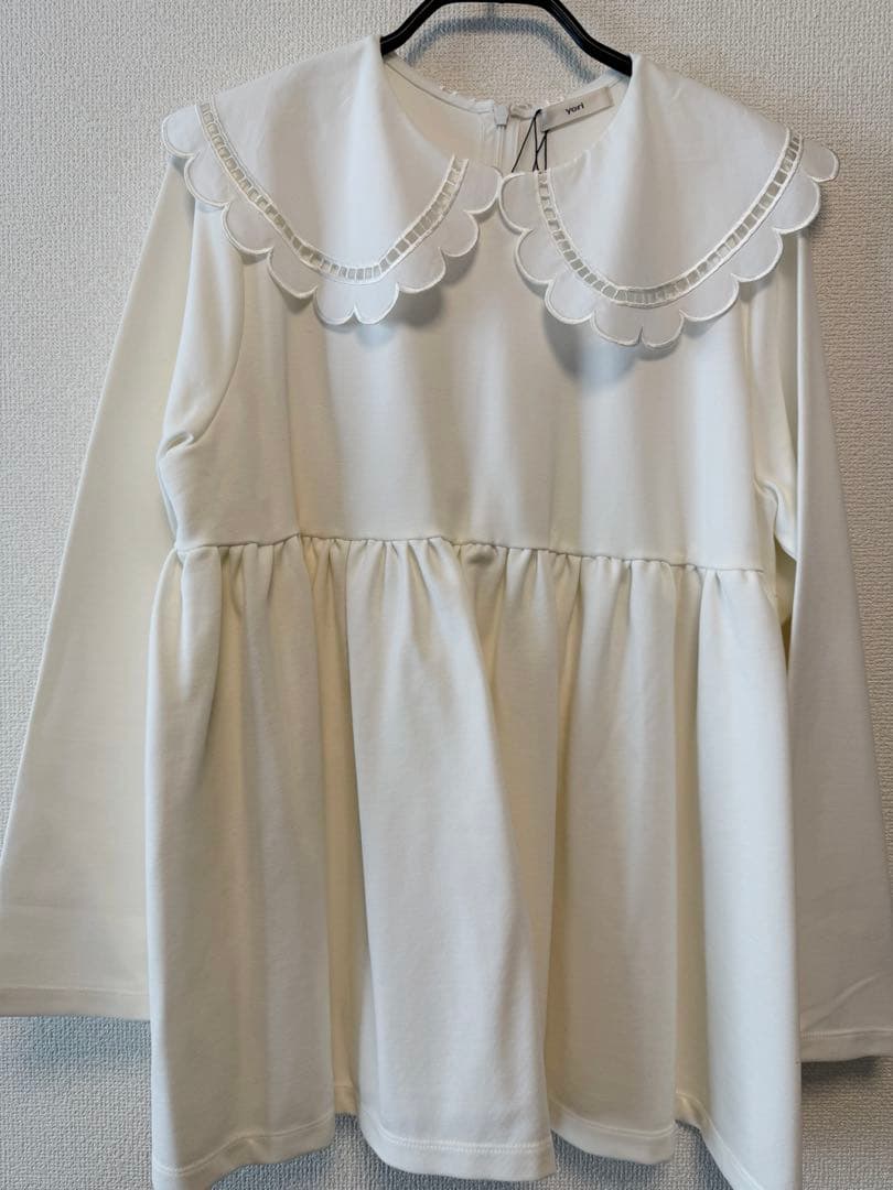 yori ヨリ スカラップカラーフレアカットブラウス